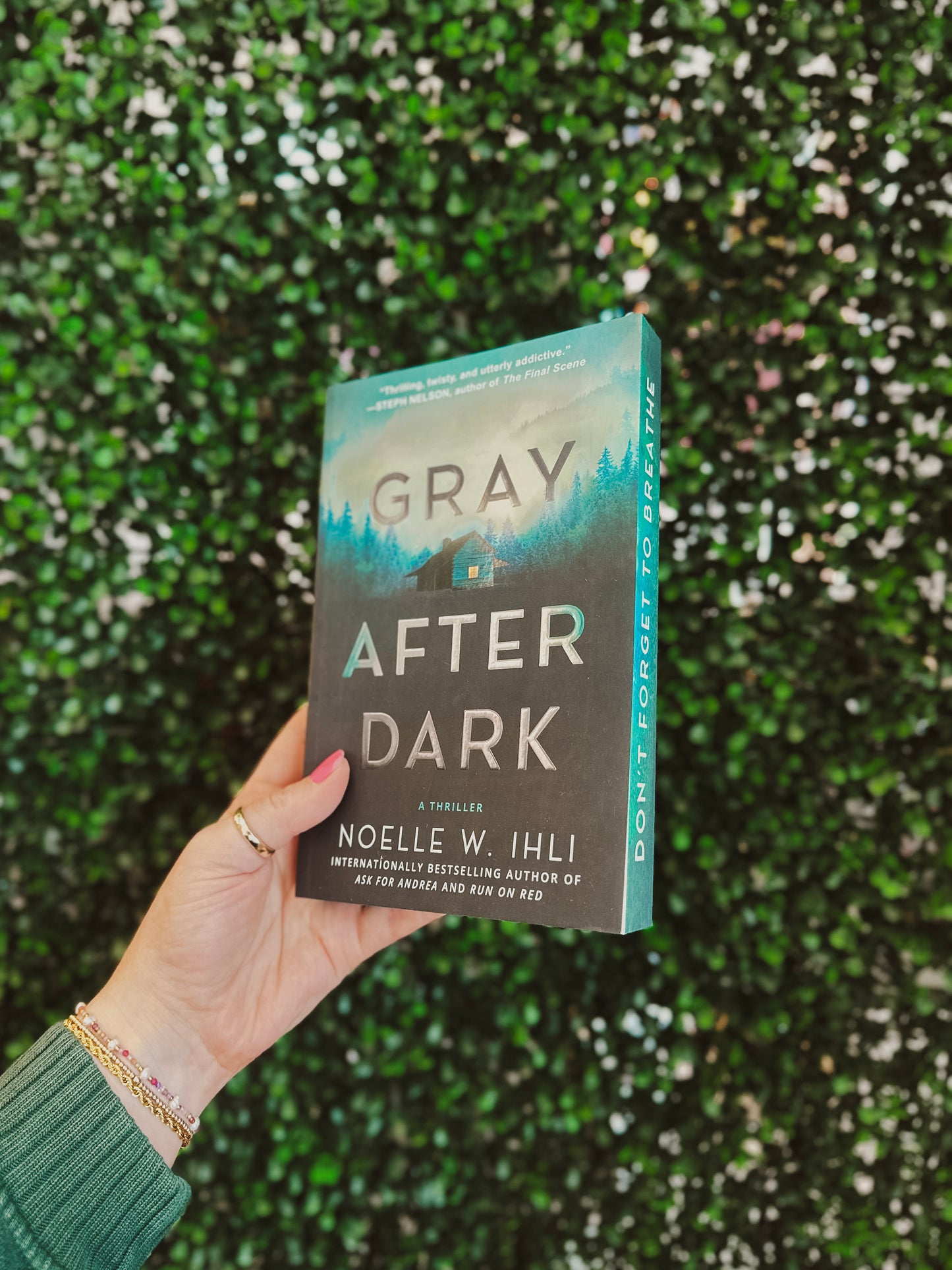 Gray After Dark: Deluxe Stenciled Edges