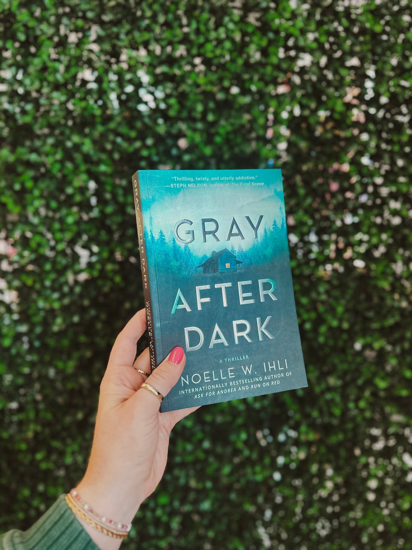 Gray After Dark: Deluxe Stenciled Edges