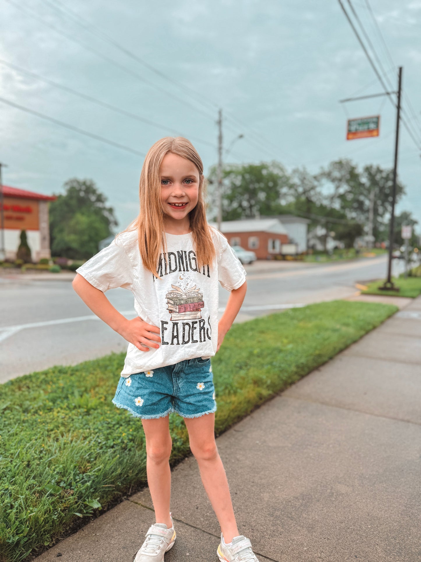 YOUTH SIZE Vintage Midnight Readers T-Shirt