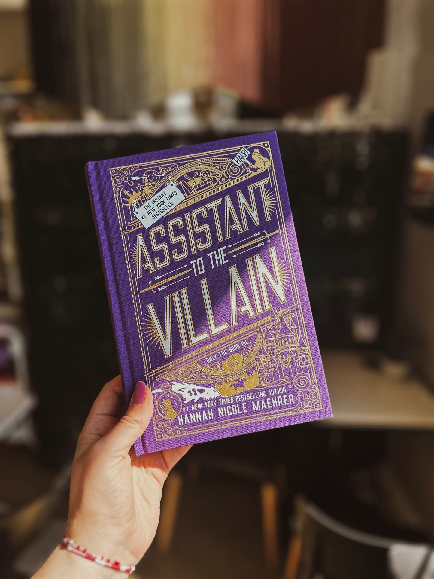 Assistant to the Villain (Special Edition Hardcover) (Assistant and the Villain, 1)