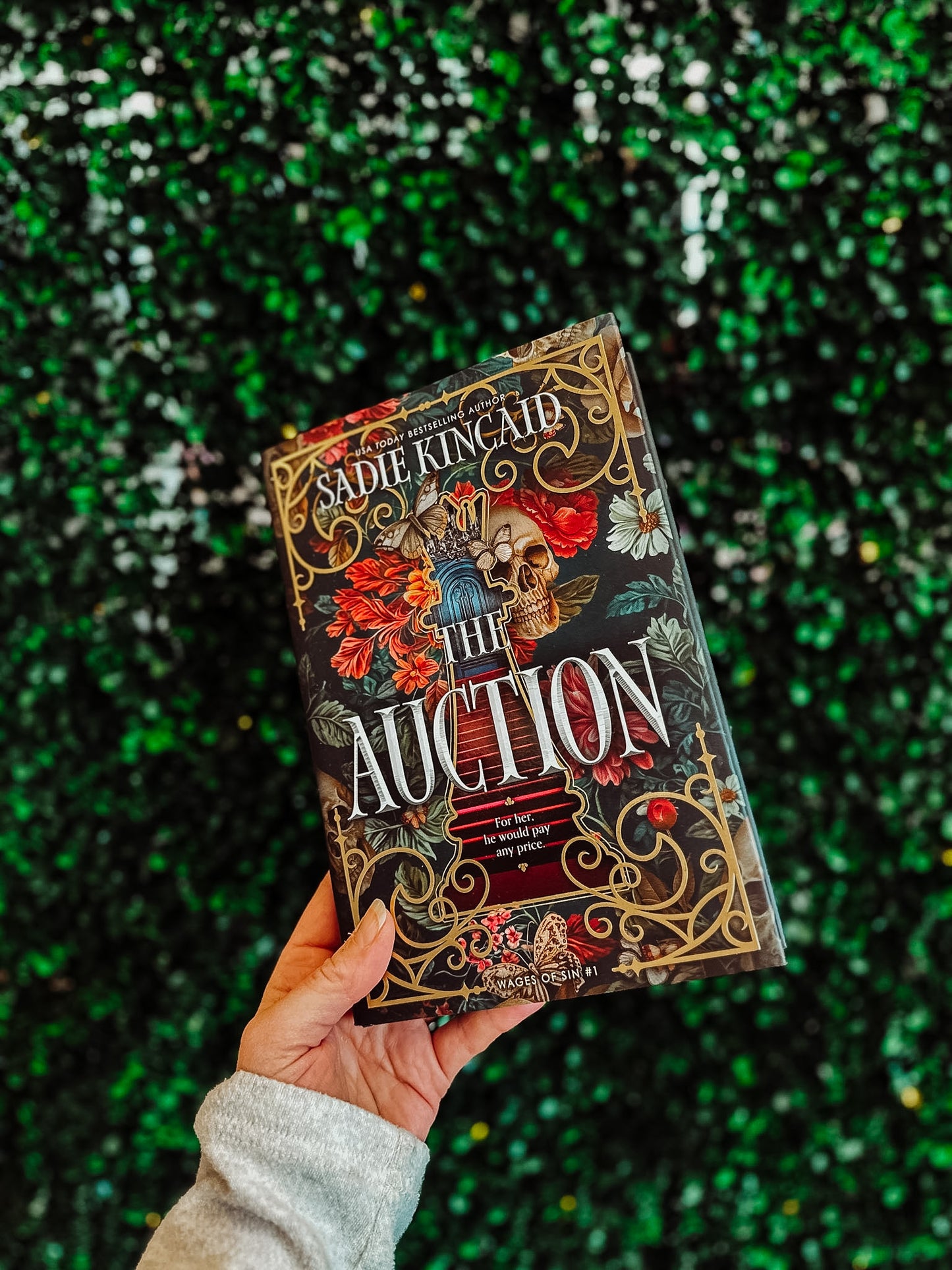 The Auction (Deluxe Limited Edition): A Novel